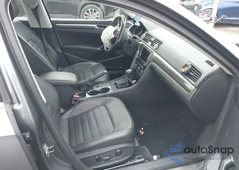 2018 Volkswagen Passat 2.0T Sel Premium из США, поврежденный, VIN 1VWCA7A35JC003761